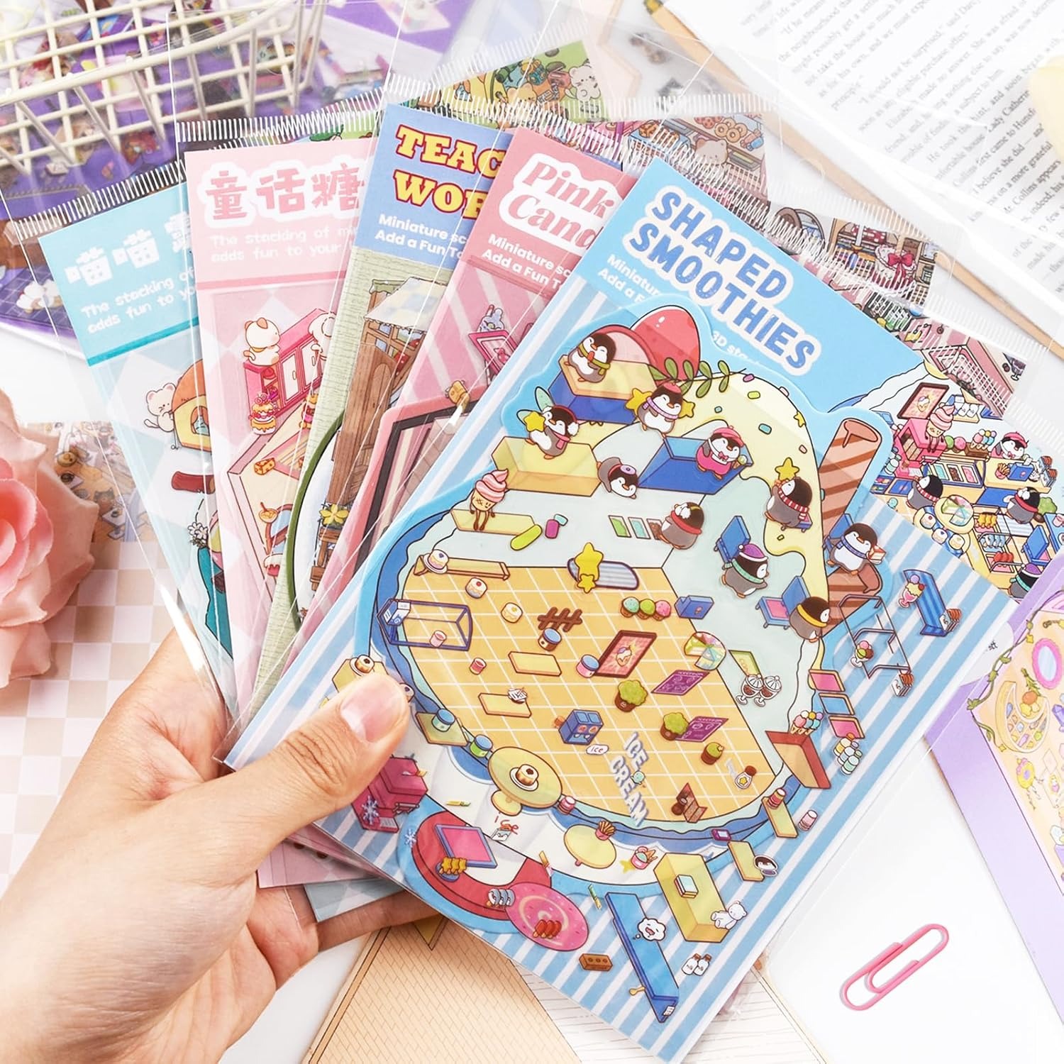 Libro Stickers Isometricas 24 Escenas(Incluye 3 Pinzas)